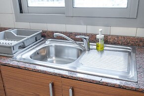 Lovely and Spacious 1BR in DEC Tower Near Marina Walk