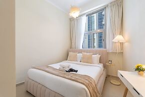 Lovely and Spacious 1BR in DEC Tower Near Marina Walk
