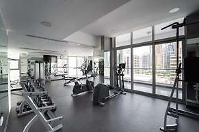 Lovely and Spacious 1BR in DEC Tower Near Marina Walk
