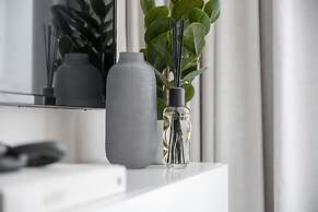 An Eye-captivating Studio in Living Garden 2