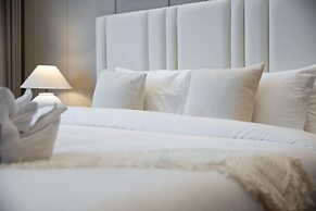 1 Bedroom in Nobles Tower With Burj Khalifa Views