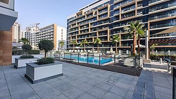 Peaceful Studio in Azizi Riviera 38 With Pool View