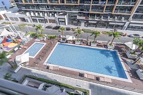 Peaceful Studio in Azizi Riviera 38 With Pool View