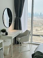 Majestic Studio in Bloom Tower C Perfect for 2