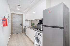 Majestic Studio in Bloom Tower C Perfect for 2