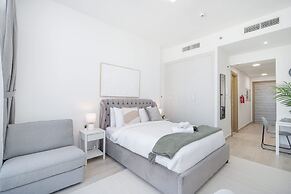 Majestic Studio in Bloom Tower C Perfect for 2