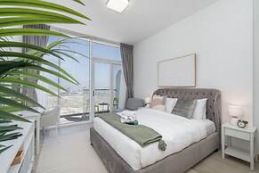 Majestic Studio in Bloom Tower C Perfect for 2