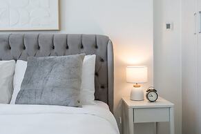 Majestic Studio in Bloom Tower C Perfect for 2