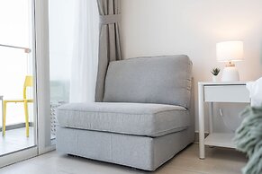 Majestic Studio in Bloom Tower C Perfect for 2