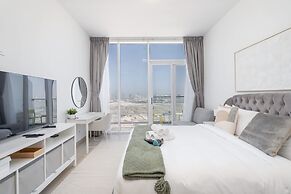 Majestic Studio in Bloom Tower C Perfect for 2