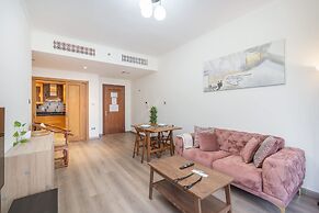 Magnificent 1 BR Apt Situated on a Prime Location