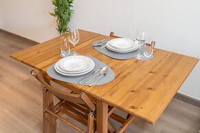 Magnificent 1 BR Apt Situated on a Prime Location
