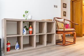 Magnificent 1 BR Apt Situated on a Prime Location