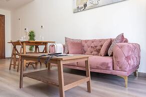 Magnificent 1 BR Apt Situated on a Prime Location