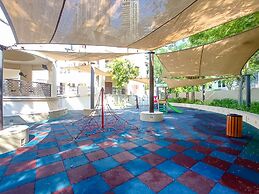 Magnificent 1 BR Apt Situated on a Prime Location