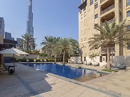 Magnificent 1 BR Apt Situated on a Prime Location