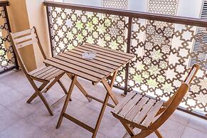 Magnificent 1 BR Apt Situated on a Prime Location