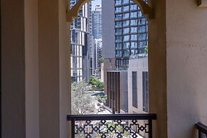 Magnificent 1 BR Apt Situated on a Prime Location