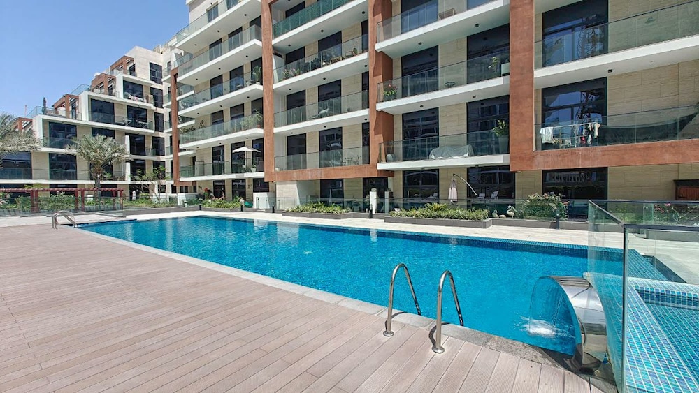 Lovely and Spacious 1 BR in Divine Residences