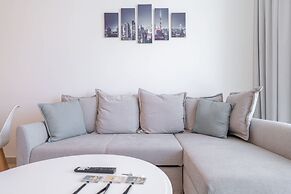 Sleek 1 Bedroom in Studio One With Great Amenities