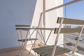Sleek 1 Bedroom in Studio One With Great Amenities