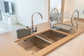Sleek 1 Bedroom in Studio One With Great Amenities