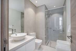 Sleek 1 Bedroom in Studio One With Great Amenities