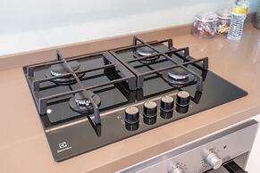 Sleek 1 Bedroom in Studio One With Great Amenities