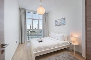 Sleek 1 Bedroom in Studio One With Great Amenities