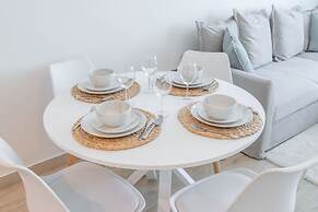 Sleek 1 Bedroom in Studio One With Great Amenities