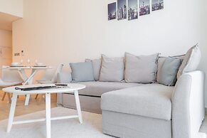 Sleek 1 Bedroom in Studio One With Great Amenities