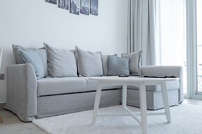 Sleek 1 Bedroom in Studio One With Great Amenities