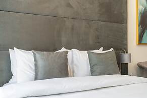 Spectacular Getaway in This Studio in The Autograph