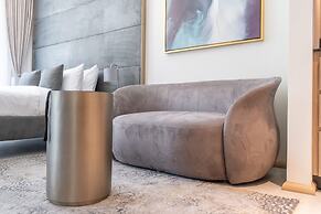 Spectacular Getaway in This Studio in The Autograph
