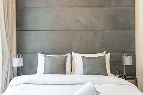 Spectacular Getaway in This Studio in The Autograph