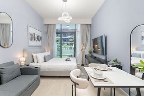 Elegant Studio With Garden in Meydan - Dubai