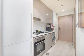 Elegant Studio With Garden in Meydan - Dubai