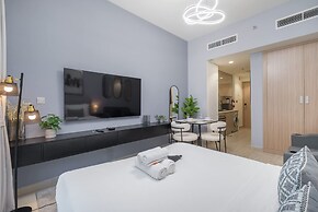 Elegant Studio With Garden in Meydan - Dubai