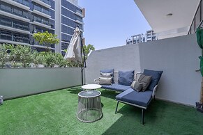 Elegant Studio With Garden in Meydan - Dubai