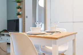 Modern 1-bed With Partial Sea Marina View