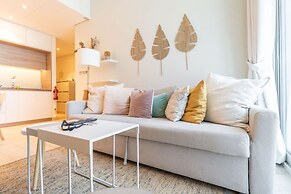Modern 1-bed With Partial Sea Marina View