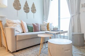 Modern 1-bed With Partial Sea Marina View