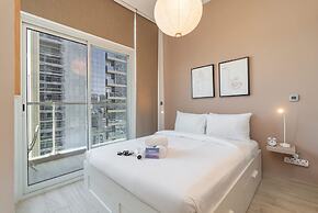 Modern 1-bed With Partial Sea Marina View