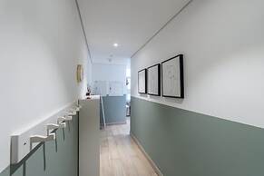 Modern 1-bed With Partial Sea Marina View
