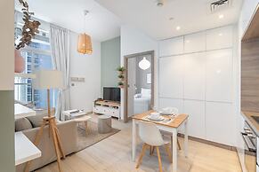 Modern 1-bed With Partial Sea Marina View