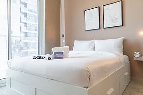 Modern 1-bed With Partial Sea Marina View