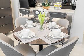 Fabulous and Spacious 2BR in Nobles Tower