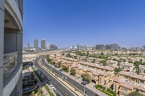 Modern 1-bed With Scenic Golf Course View