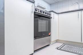 Modern 1-bed With Scenic Golf Course View