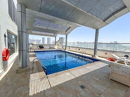 Modern 1-bed With Scenic Golf Course View